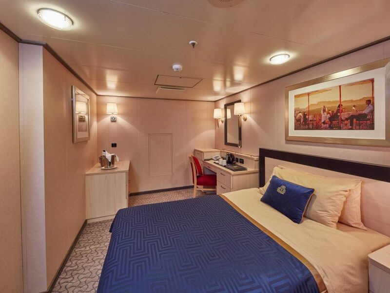 Britannia Single Inside